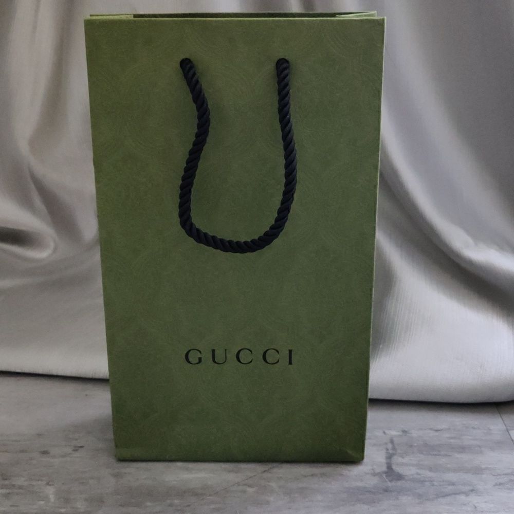 Authentic Gucci shopping bag - Picture 5 of 5